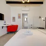 Hostel Lovely House Private By Vallettastay *